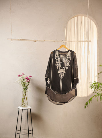 DA-2017 BLACK EMBROIDERED KURTA WITH TROUSER