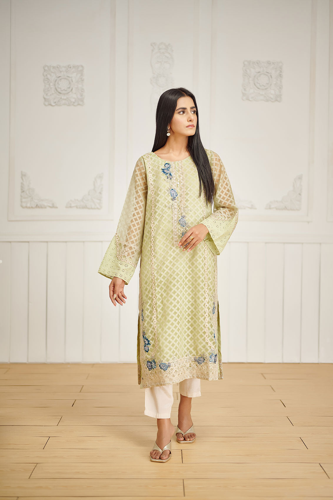 DA-2038 Green Embroidered Kurta