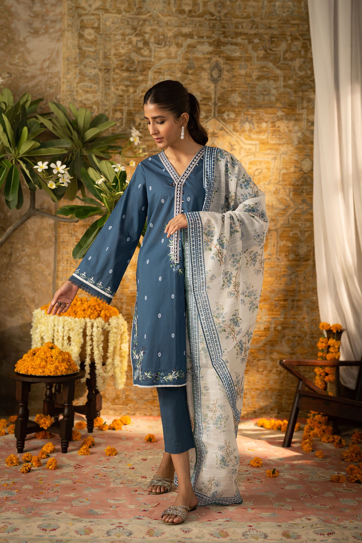 DC-2092 NAVY BLUE 2PCS EMBROIDERED KURTA WITH DUPATTA