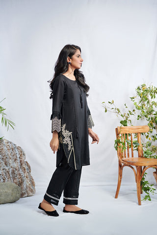 DC-0365 Black Embroidered Kurta