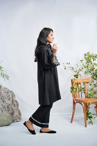 DC-0369 Black Embroidered Kurta