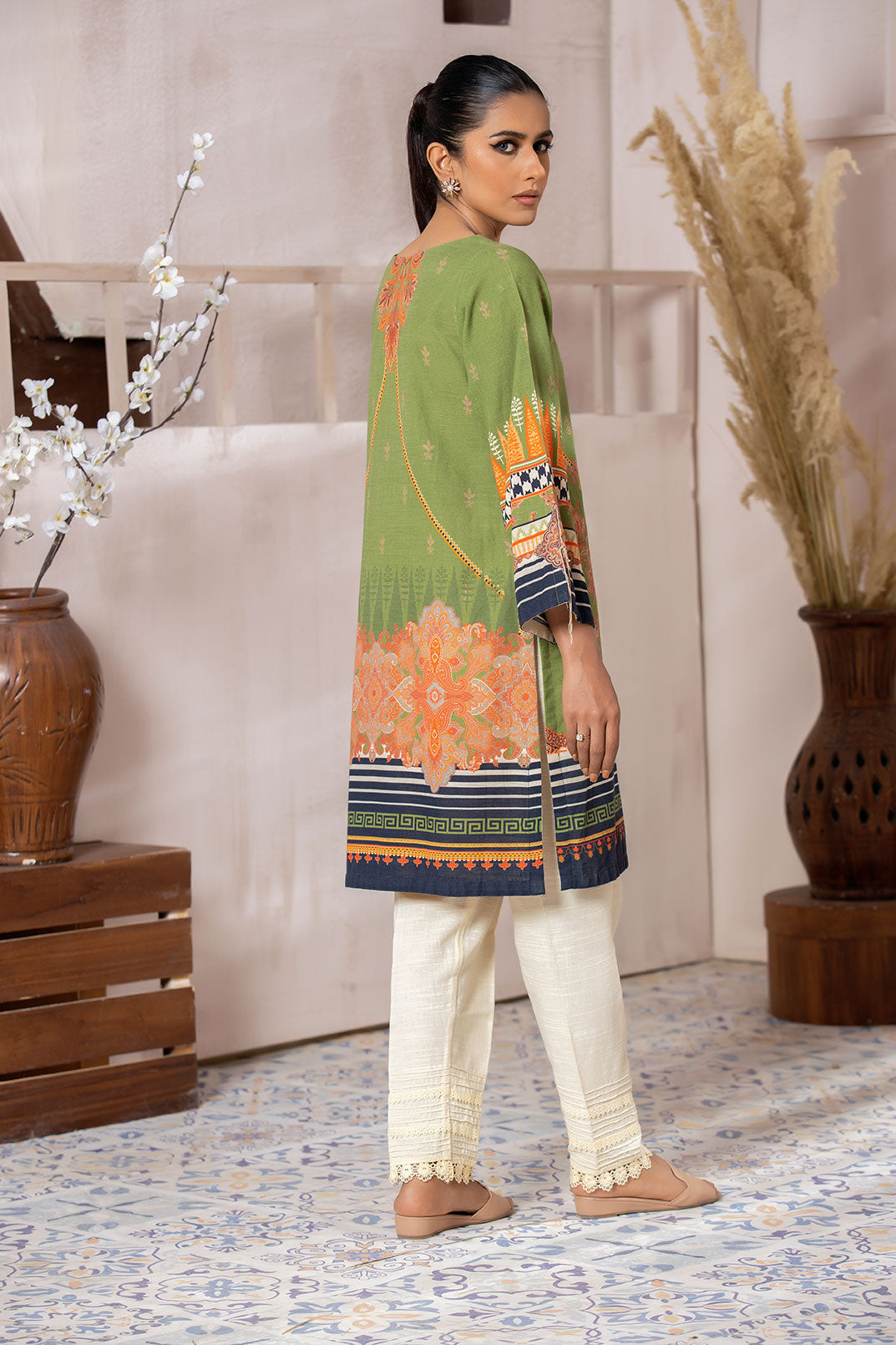 DC-0405 GREEN EMBROIDERED KURTA