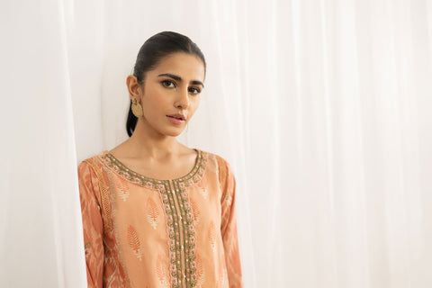DC-0421 L-PEACH EMBROIDERED KURTA