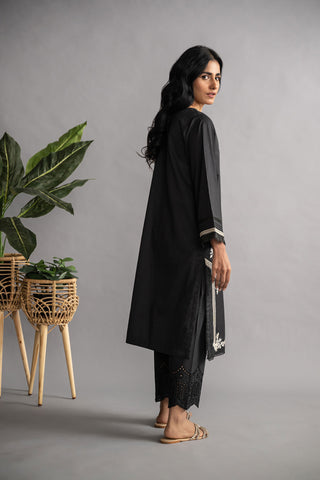 DC-0422 Black Embroidered Kurta