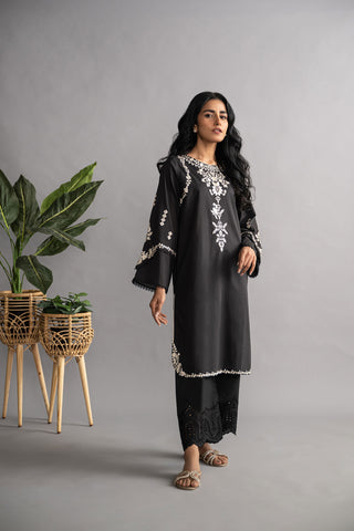 DC-0423 Black Embroidered Kurta