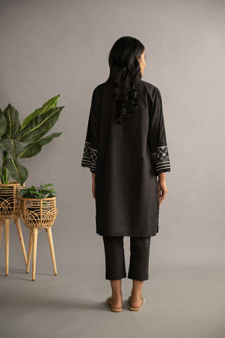 DC-0425 Black Embroidered Kurta