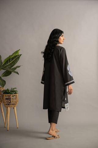 DC-0428 Black Embroidered Kurta