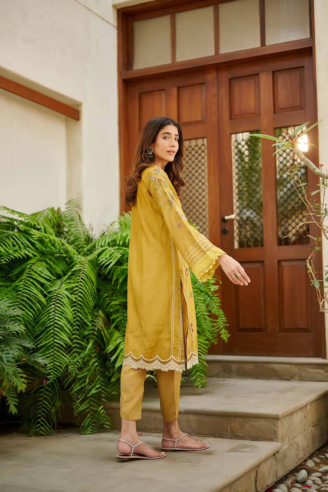DC-2052 GREEN 2PCS  EMBROIDERED KURTA WITH TROUSER