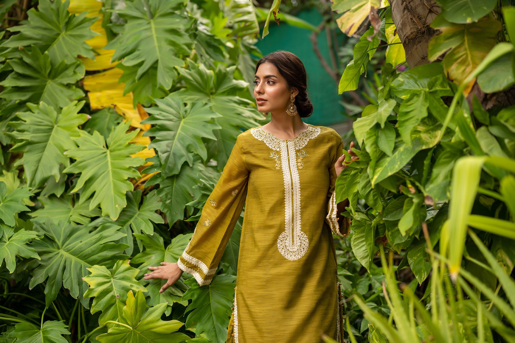 DC-2105 GREEN 2PCS  EMBROIDERED KURTA WITH TROUSER