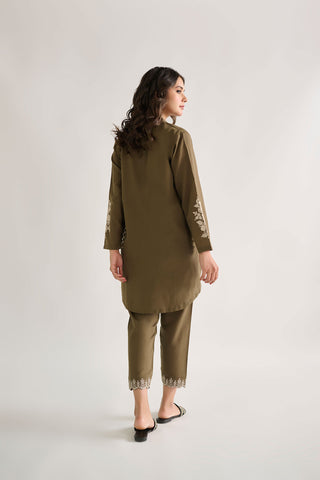 DC-2125 GREEN KHADDAR 2PCS EMBROIDERED KURTA WITH TROUSER