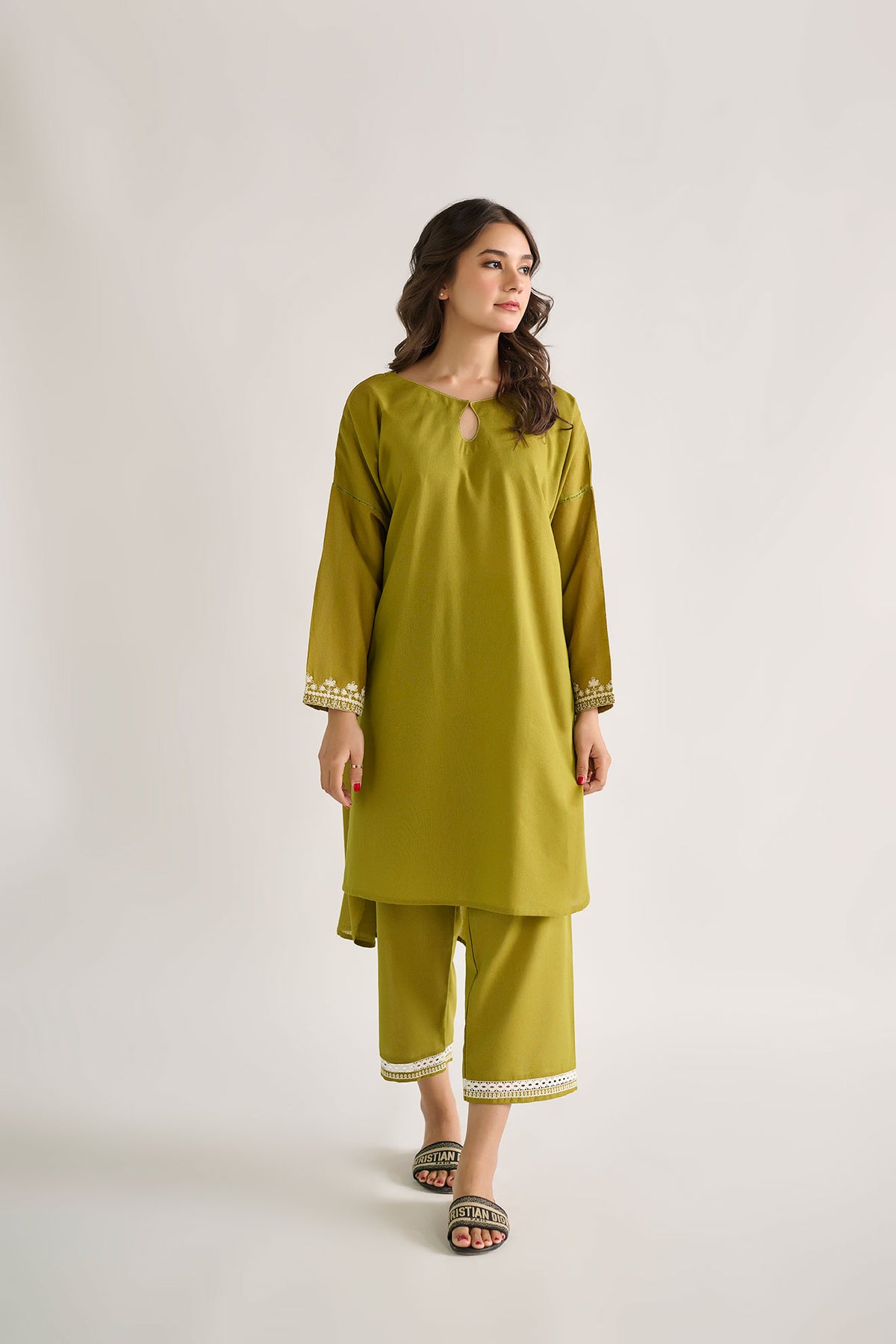 DC-2127 GREEN KARANDI 2PCS EMBROIDERED KURTA WITH TROUSER