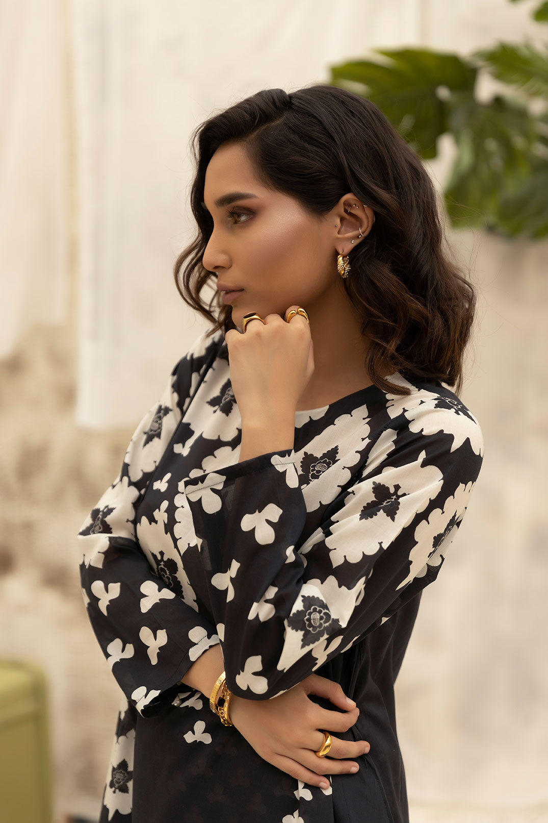 DC-2132 BLACK LAWN 2PCS PRINTED KURTA WITH TROUSER