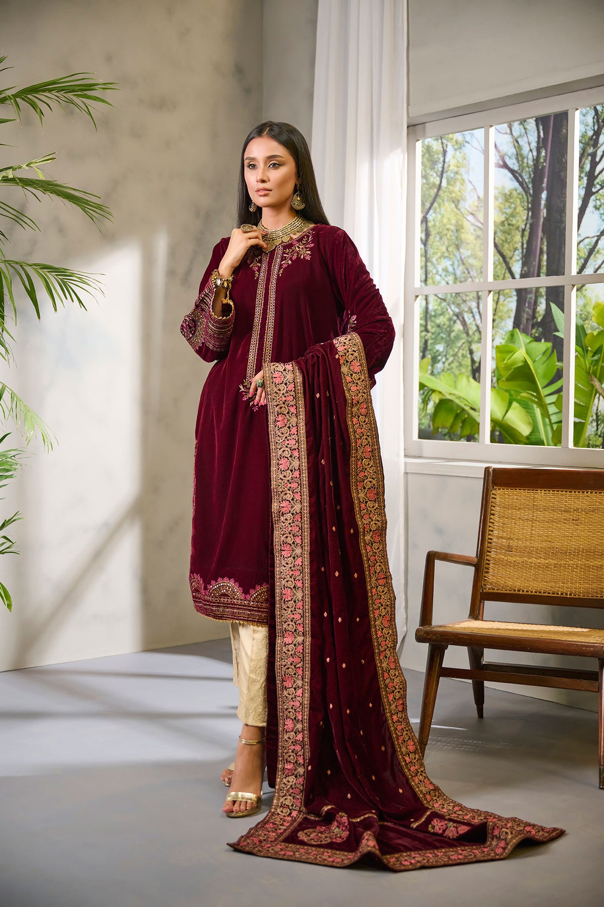 DD-0884 MAROON VELVET SHAWL