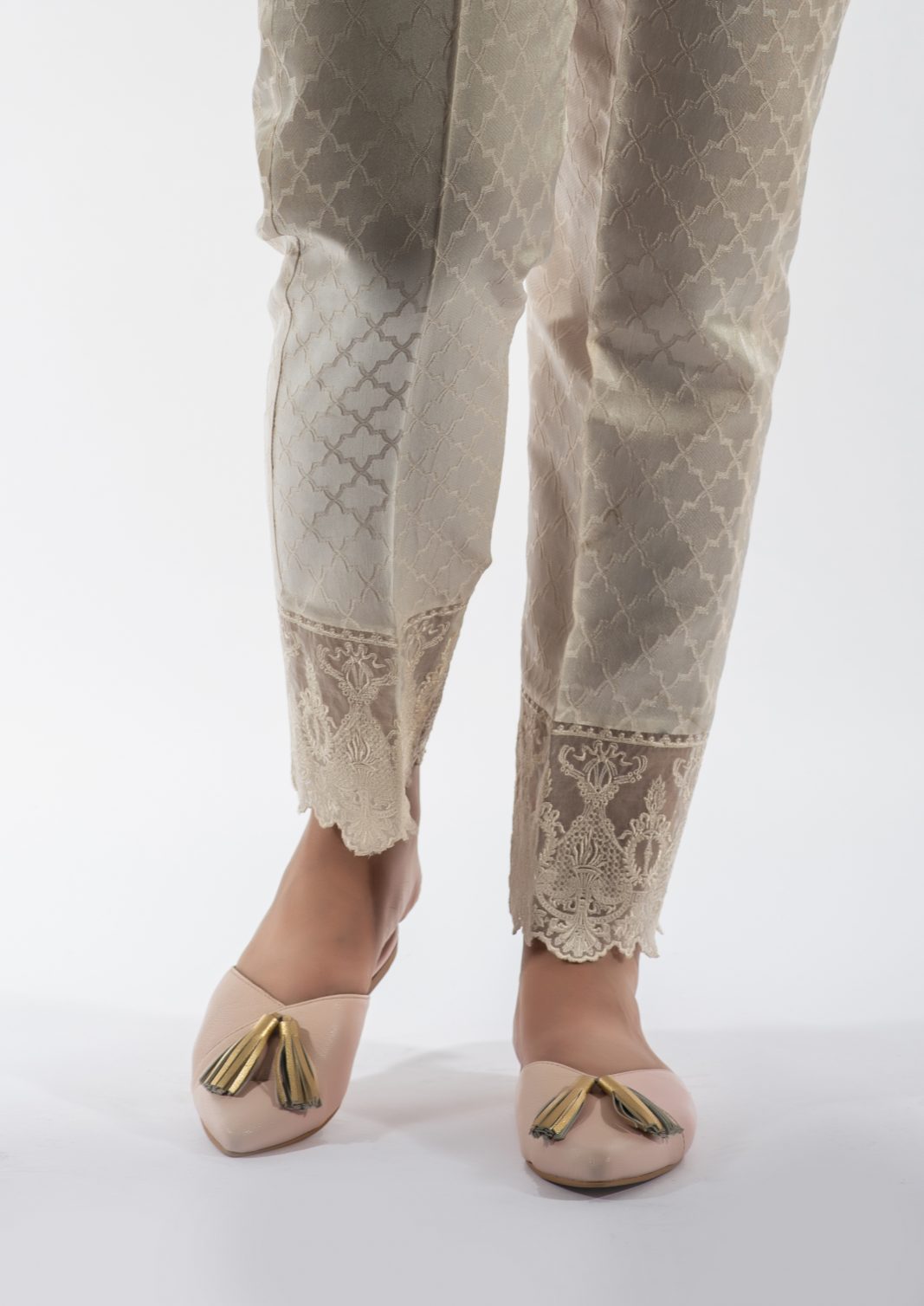 DT-0985 Off White