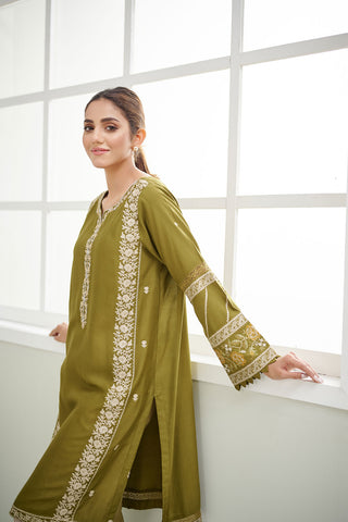 DA-2025 GREEN EMBROIDERED KURTA WITH TROUSER